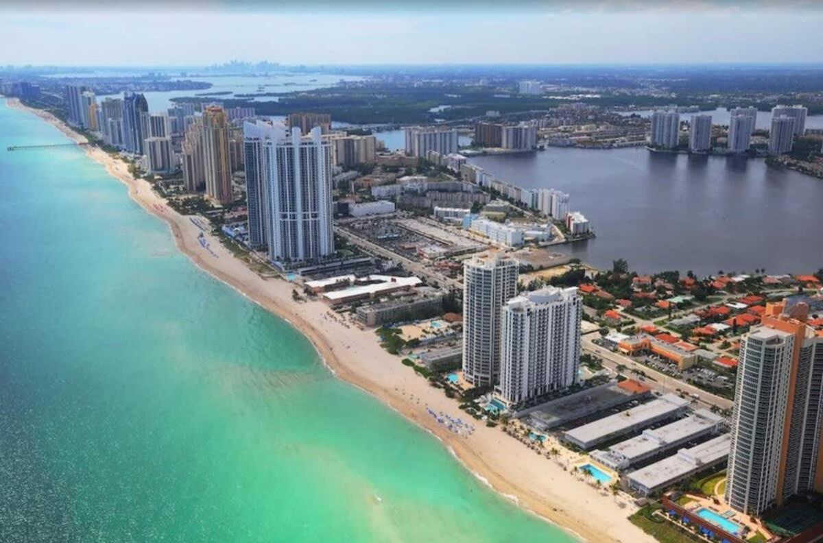 Beachfront Resort Pool Ocean View Balcony Miami Beach Exteriér fotografie