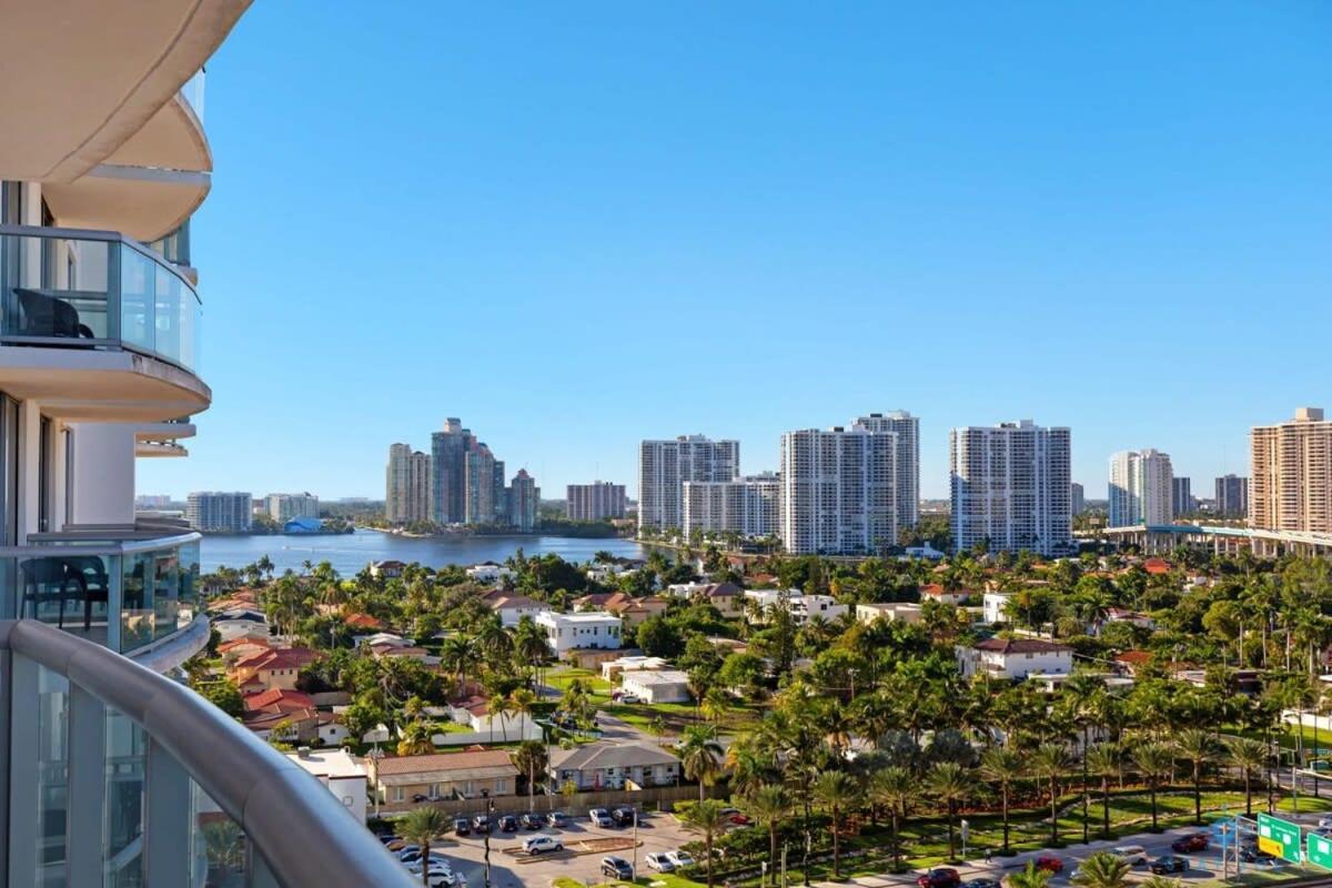 Beachfront Resort Pool Ocean View Balcony Miami Beach Exteriér fotografie