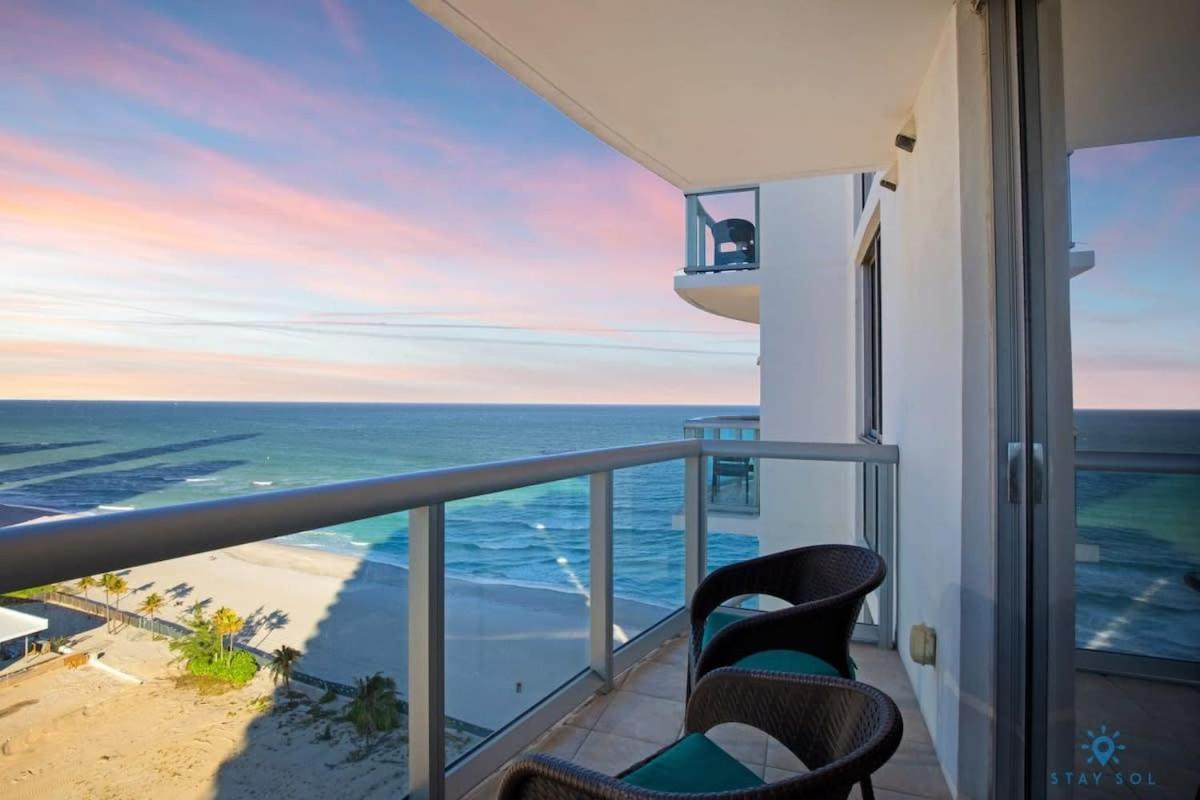 Beachfront Resort Pool Ocean View Balcony Miami Beach Exteriér fotografie